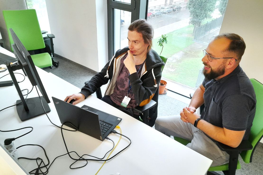 Stażysta w towarzystwie mentora