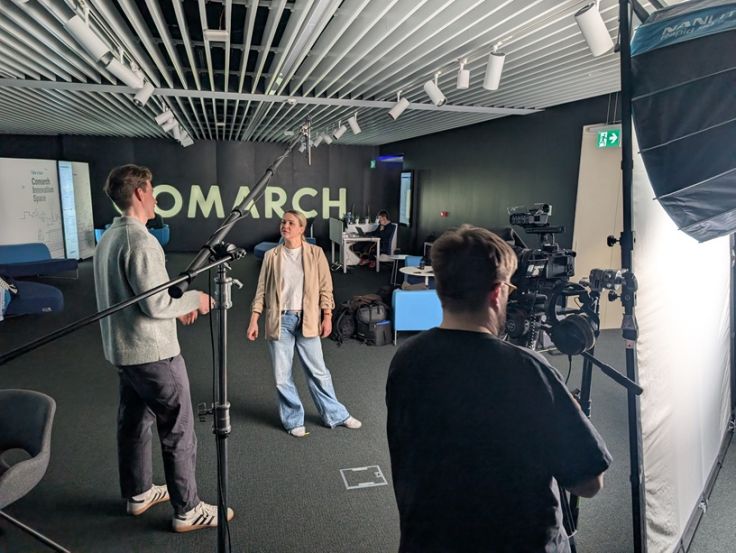 Zaglądamy za kulisy tworzenia AI avatar&oacute;w